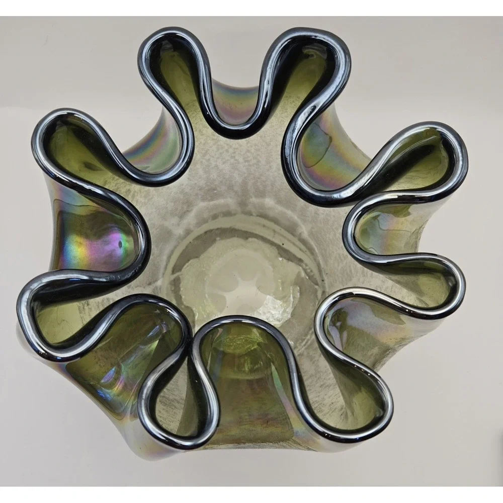 Vintage Carnival Vase Large Swung Or Pinched Rim‎ Bottom Textured Design